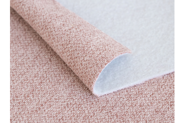 RAVENA - воплощение скандинавского подхода к дизайну. Распушённая меланжевая нить обеспечивает поверхности ткани супермягкость и дополнительный объём. Вискоза в составе делает её более деликатной в уходе, но также добавляет шелковистость.