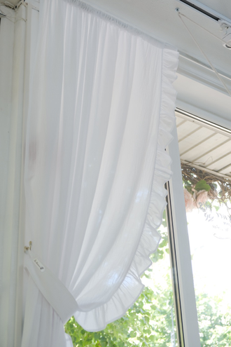 Штора с оборкой по краю