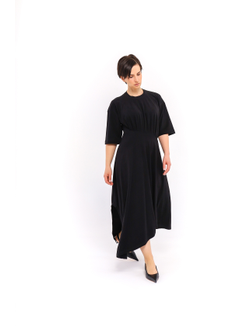 Платье-футболка с асимметричным подолом  (черный)