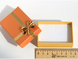 Футляр картонный с лентой на крышке 75*52*27 мм №10681