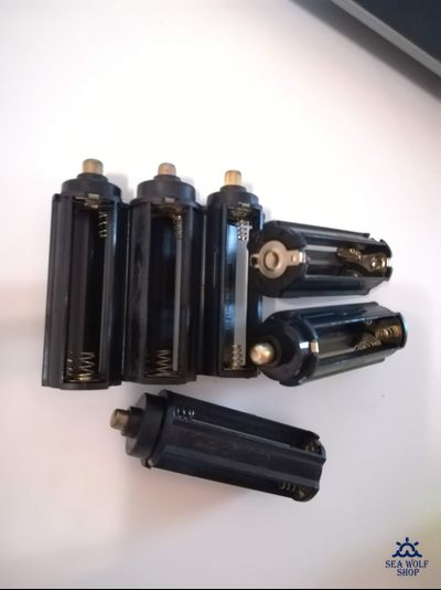 Блок на 3 батарейки ААА для фонарика