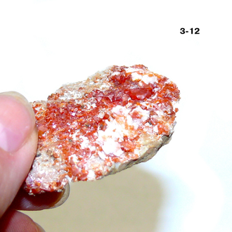 Ванадинит натуральный (щетка) №3-12: 42*31*11мм