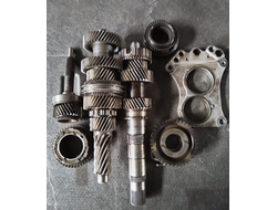 В сборе комплект шестерни КПП ФОРД ТРАНЗИТ 7 ( поколение ).