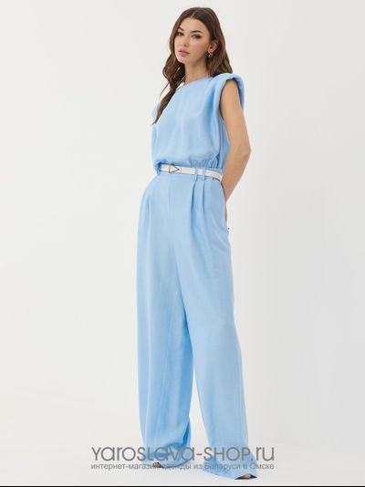 Комбинезон женский голубого цвета под пояс