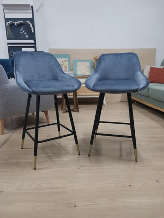 Полубарный стул цвет серо-синий на металле с золотыми наконечниками