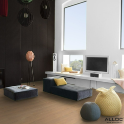 Декор ламината Alloc Original Дуб Золотой 04563 в интерьере комнаты