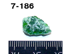Хромдиопсид натуральный (необработанный) №7-186: 1,5г - 13*11*8мм