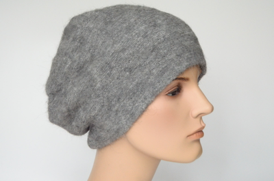 seriy-vyazaniy-zhenskiy-beret-vizio-italiya-1059