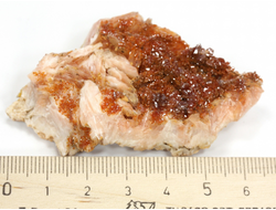 Ванадинит, кристаллы на породе, Марокко (65*39*18 мм, 66 г) №35878