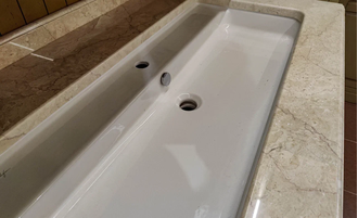 Встроенный шкафы для постирочной.