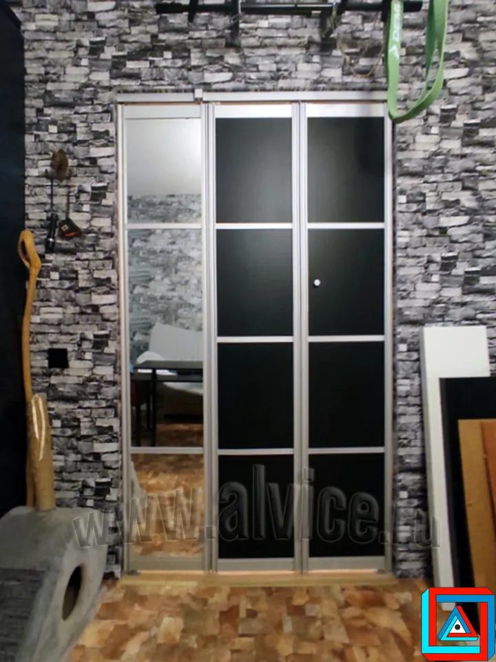 Дверной блок из 3-х створок