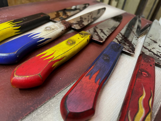 Sawing box with knifes