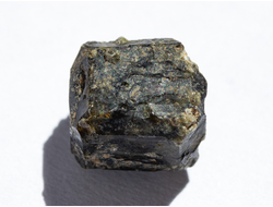 Вилуит, кристалл, Якутия (10*9*8,5 мм, 1,8 г) №19157