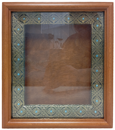 Киот деревянный с басменной рамой, декорированной стразами для иконы формата 17,5 х21см