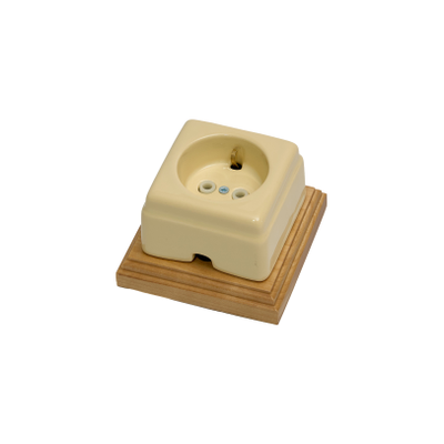 Ретро розетка из керамики Кром с заземлением, 16а. Слоновая Кость глазурь