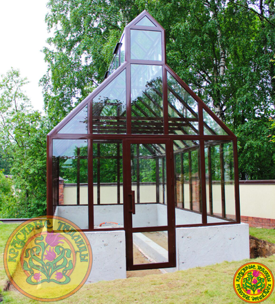 Английская теплица Йоркшир. Фасад устанавливаемой теплицы на заказ