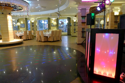 Диджейский фасад (ширма диджея)