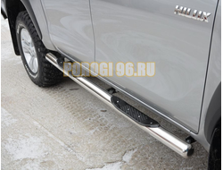 Пороги труба с проступью d76 для Toyota Hilux 2021-