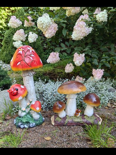 МАСЛЯТА на пеньке  29*30см   1,7кг   полистоун Россия 1748/012499