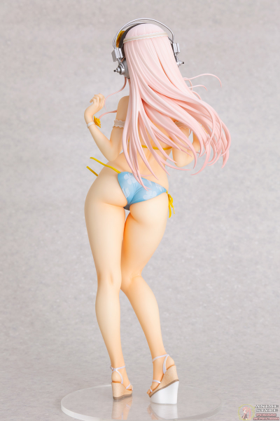 Фигурка 1/4.5 Сонико (Super Sonico Summer Vacation ver.)