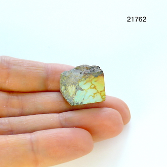 Бирюза натуральная (горбушка) Казахстан арт.21762: 4,9г - 15*14*13мм