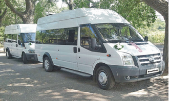 Микроавтобус Форд Транзит (Ford Transit) белый, цена договорная.