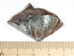 Клинохлор (серафинит), срез полированный с одной стороны, Россия, Иркутская область (37*29*9 мм, 6,7 г) №28396