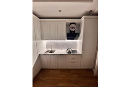 Кухня неоклассика белая