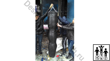 Тpёxceкциoнный боксерский мешок