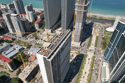 ЖК "Аллея Палас", Батуми. Продаётся 2-х комнатная квартира. 14-й этаж, вид в сторону Турции.