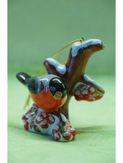 Снегирь на ветке - птицы России