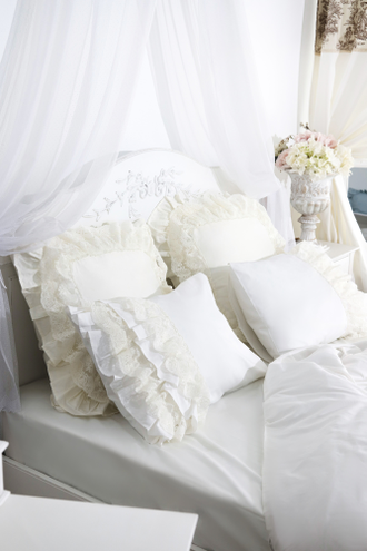 Постельный комплект с оборками и кружевом на сетке "Сливочный"