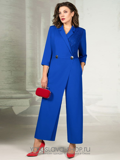 Нарядный комбинезон из костюмно-плательной ткани василькового цвета
