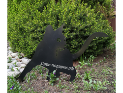 Кот озорник - декор металл 42*46см Без проблем можно воткнуть в землю. Служит стильным украшением сада, а так же прекрасно оберегает урожай на грядках от непрошенных птиц. Россия 1890-021172