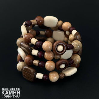 Браслет "Четыре витка яркие оттенки с круглыми бусинами рамками и квадратами" на мэмори-проволке, цена за штуку