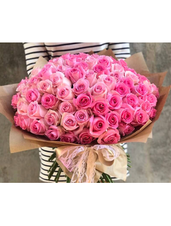 Букет 101 розовая роза 40 см с оформлением