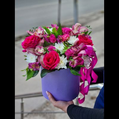 Композиция в шляпной коробке