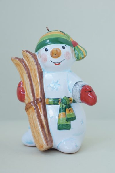 Снеговик с лыжами