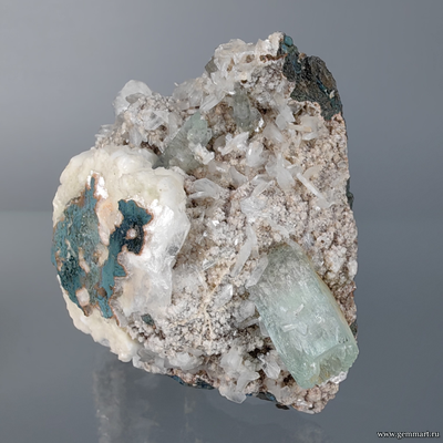 Апофиллит светло зеленый на стильбите. Индия. 85*60*40мм