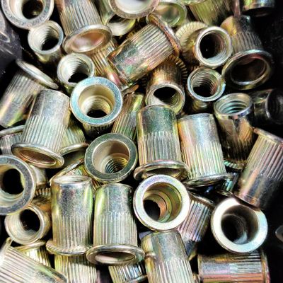 Резьбовая заклепка со шляпкой М8х11х13.5