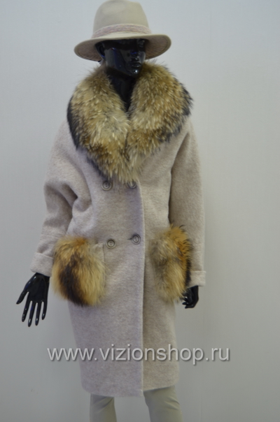 Женское пальто зимнее с меховым воротником и карманами из меха Artimoda 1538 бежевое