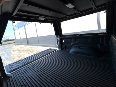 Кунг алюминиевый 3-дверный HAL со скрытой передней стойкой для RAM 1500 2018+ 5,7ft (короткий кузов)