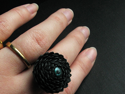 Готическое кольцо "Цветок Ворона" по мотивам сериала "Рейвенсвуд"