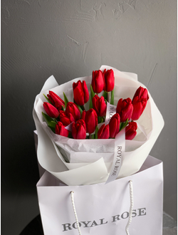 Букет красных тюльпанов "Роскошный" 15 шт