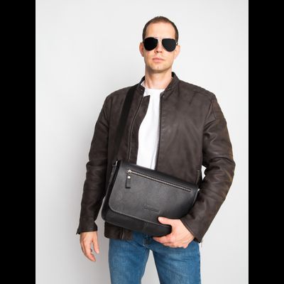 Кожаная мужская сумка Caltrano black (арт. 5067-01)