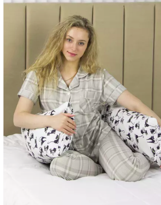 Подушка обнимашка формы полумесяц 170 х 30 см холлофабер с наволочкой поплин  Кошки