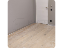 Плинтус алюминиевый ПЛ-100 3000х100х10 мм. Серебро матовое в интерьере 1