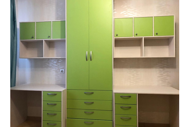 005 Шкаф, столы и навесные полки.
Важно знать! 
Реальный цвет мебели, образцы декоров ДСП и других материалов может отличаться от фото на сайте, в зависимости от настроек вашего монитора!
