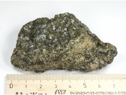 Гранат зеленый (Андрадит) на породе, Россия, Дальнегорск (72*41*25 мм, 122 г) №26875