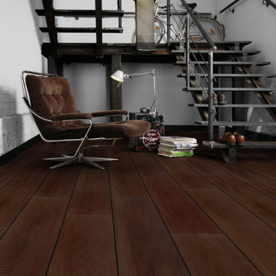 Биополы Wineo PURLINE 1000 wood XL Дуб Спокойный Мокка PL307R в интерьере гостиной